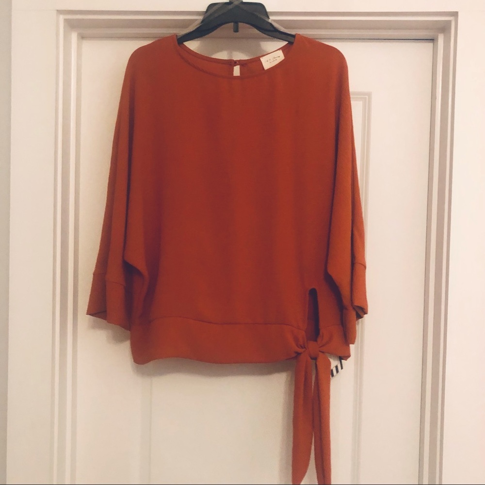 NWT top with tie at waist, burnt orange